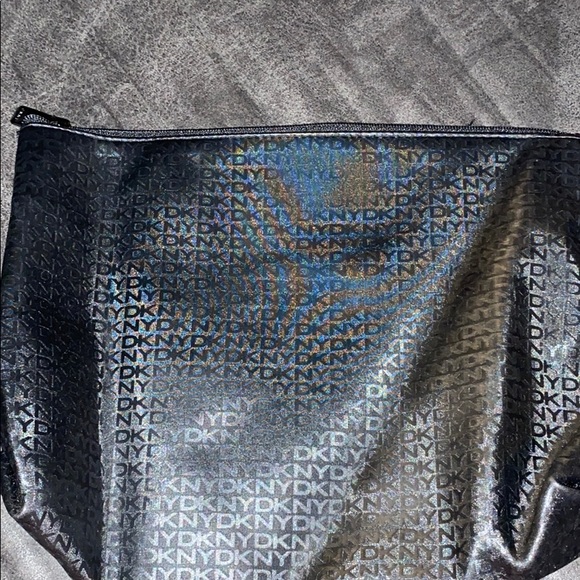 DKNY MAKE UP BAG/WASH BAG - Picture 3 of 4